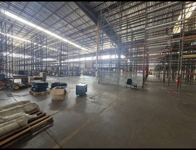 8,599M² WAREHOUSE TO LET IN DENVER